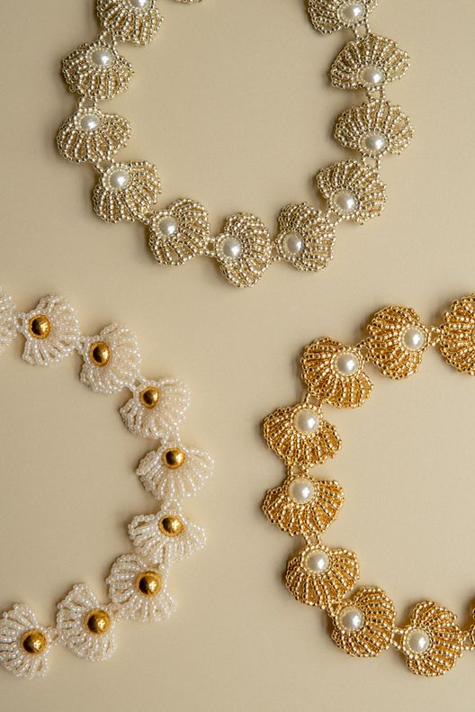 Колье из ракушек / Beaded Breakfast