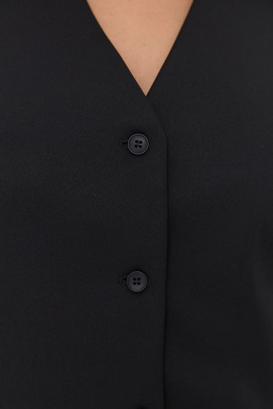 Жилет приталенный, черный