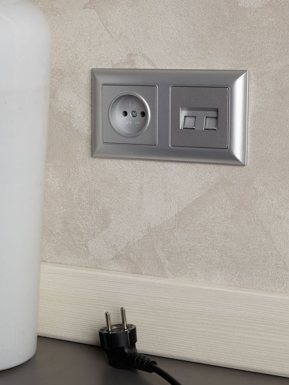 Рамка 2-м BRITE РУ-2-Бр алюм./алюм. IEK BR-M22-12-K47