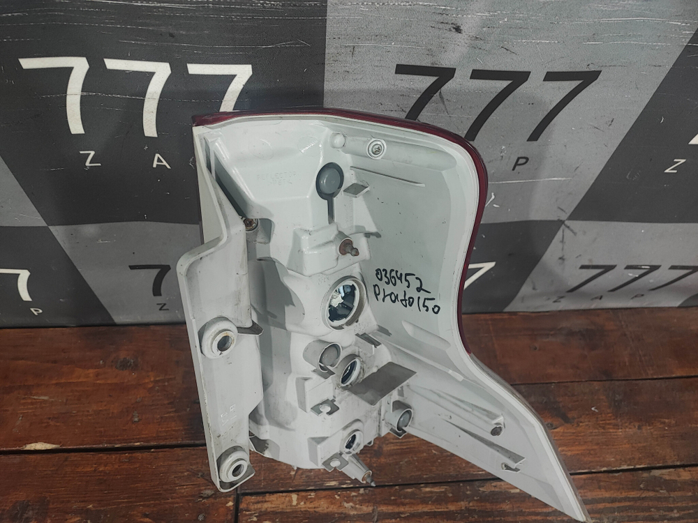 Фонарь левый Land Cruiser Prado 150 09-13 Б/у Оригинал 8156060830