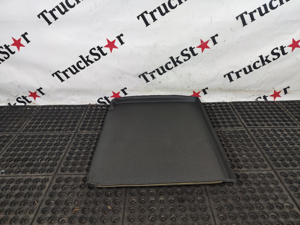 Напольное покрытие правое