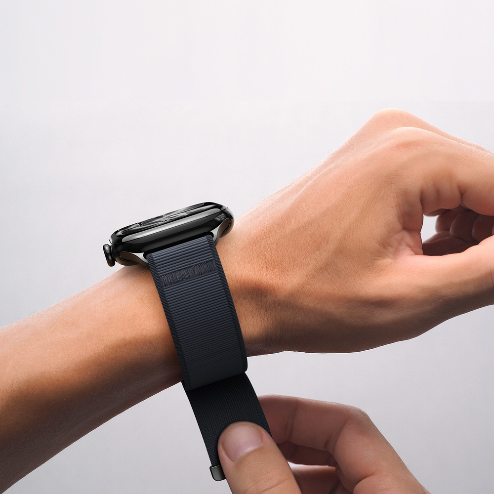 Ремешок черного цвета с магнитной фиксацией для смарт часов Apple Watch размером 42, 44, 45, 46, 49MM, серия Strap (YM Series) от Dux Ducis