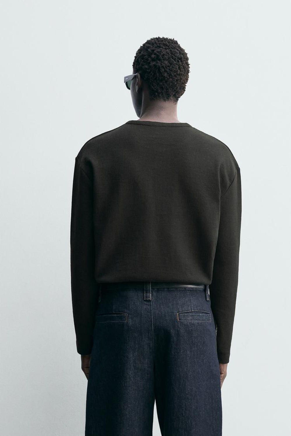 ZARA ФУТБОЛКА В РУБЧИК С ВОРОТНИКОМ НА КНОПКАХ, ЧЕРНЫЙ