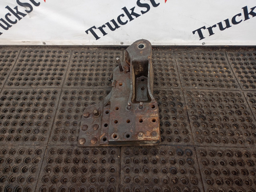 Кронштейн реактивной тяги