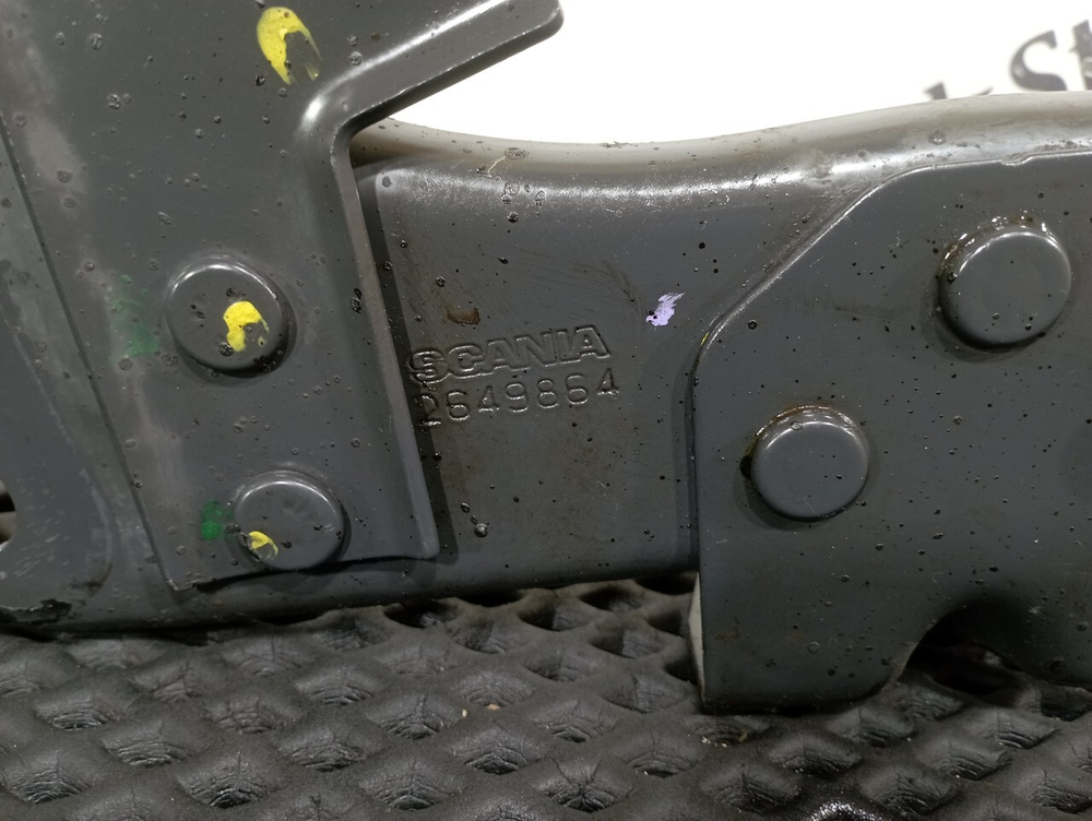 Кронштейн подножки правой 2020г.