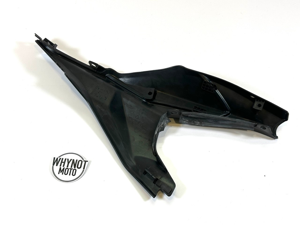 Ducati Накладка рамы левая Б/У 46016302A / 46016301B