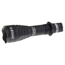 Тактический фонарь Armytek Predator V3 XP-E2 (красный свет) — дальность подсвечивания до 255 метров при яркости 160 люмен.