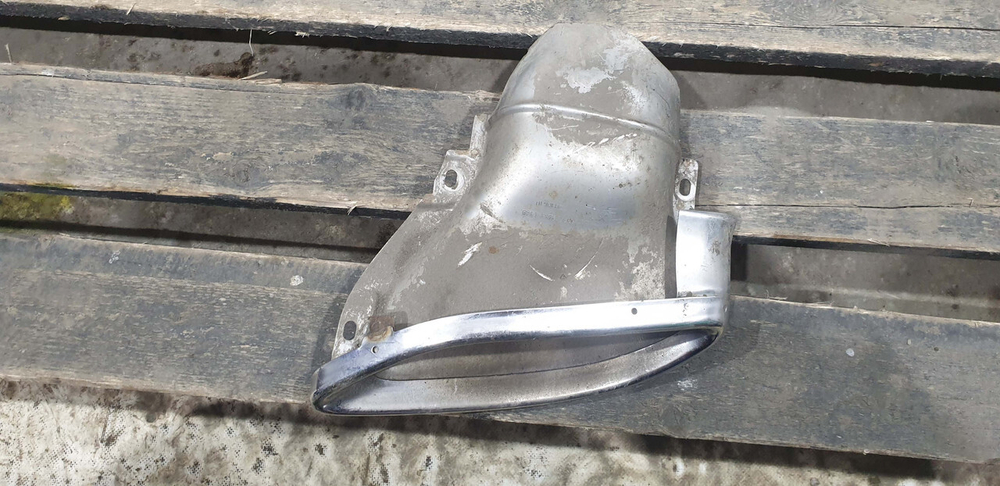 Насадка глушителя левая Mercedes E (W212) 13-16 Б/У Оригинал A2124902727