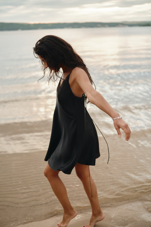 Платье мини с открытой спиной bk