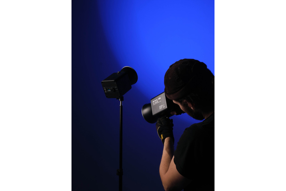 Осветитель светодиодный Raylab RL-100RGB 100W 5000mAh c аксессуарами