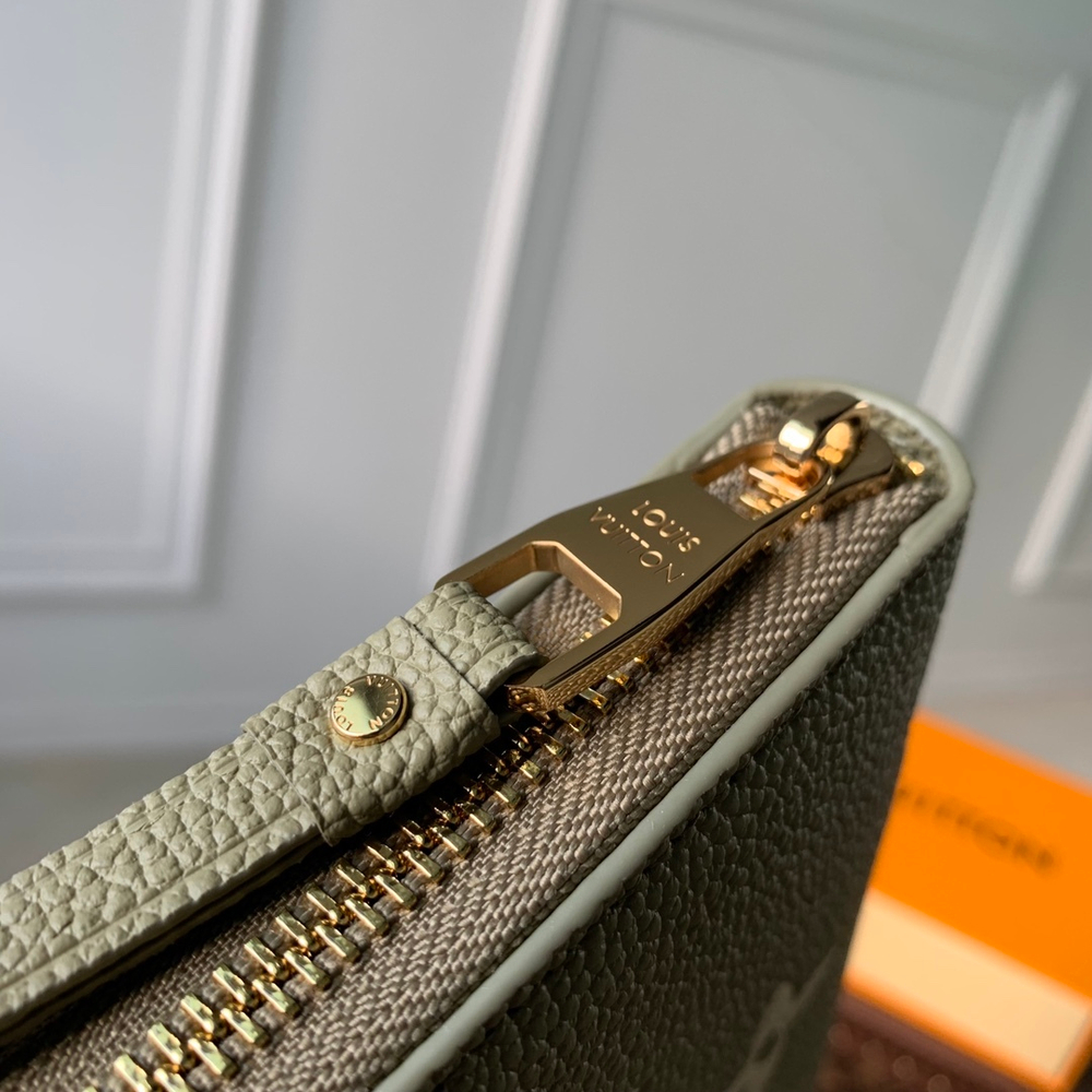 Louis Vuitton Zippy Wallet