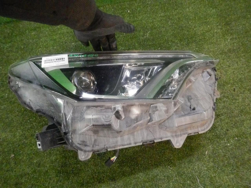 Фара правая Toyota RAV4 4 CA40 (2015-2019) LED