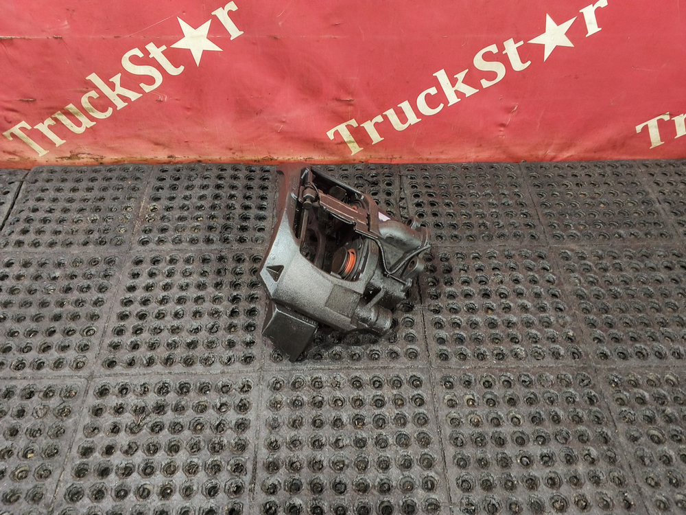 Суппорт передний левый 2023г