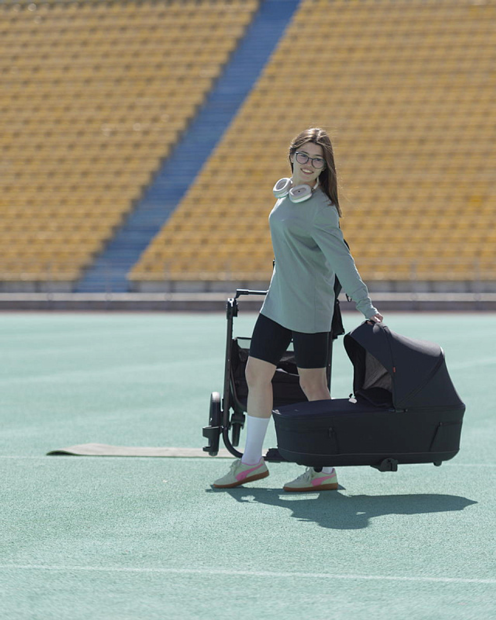 Коляска 2 в 1 Carrello Omega Plus CRL-6540/1 Cosmo Black