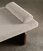 Кушетка Topaz из из бежевого шенилла с массивом ясеня в отделке под орех 200 см