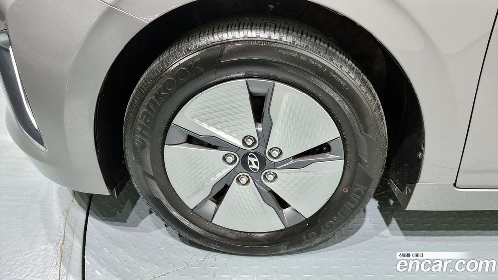 Hyundai The New Ionic Hybrid 1.6 HEV (09.2019)