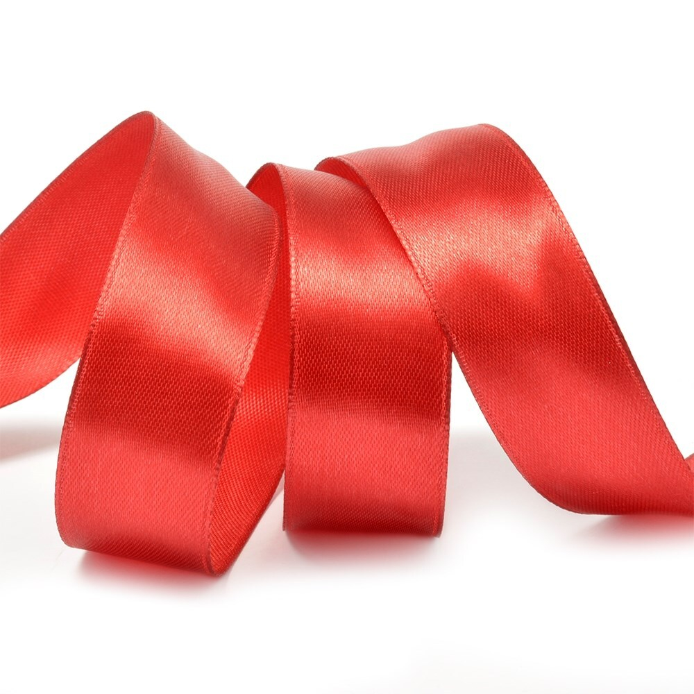 Лента атласная 20 мм. красная. Длина 27.4м.