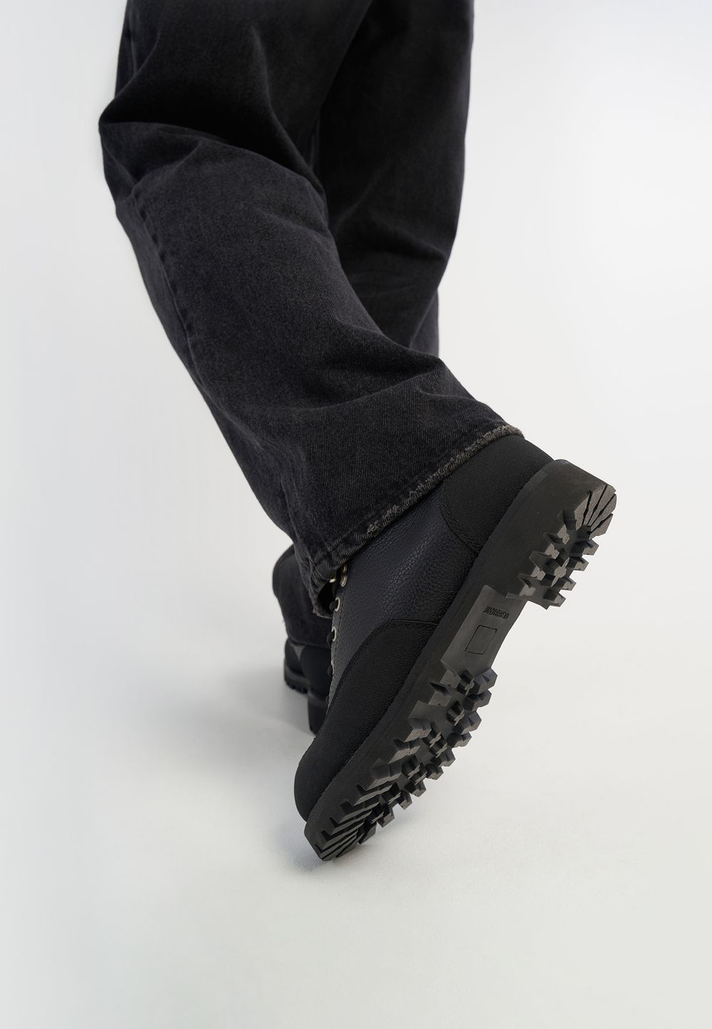 Ботинки Lode Meru черные