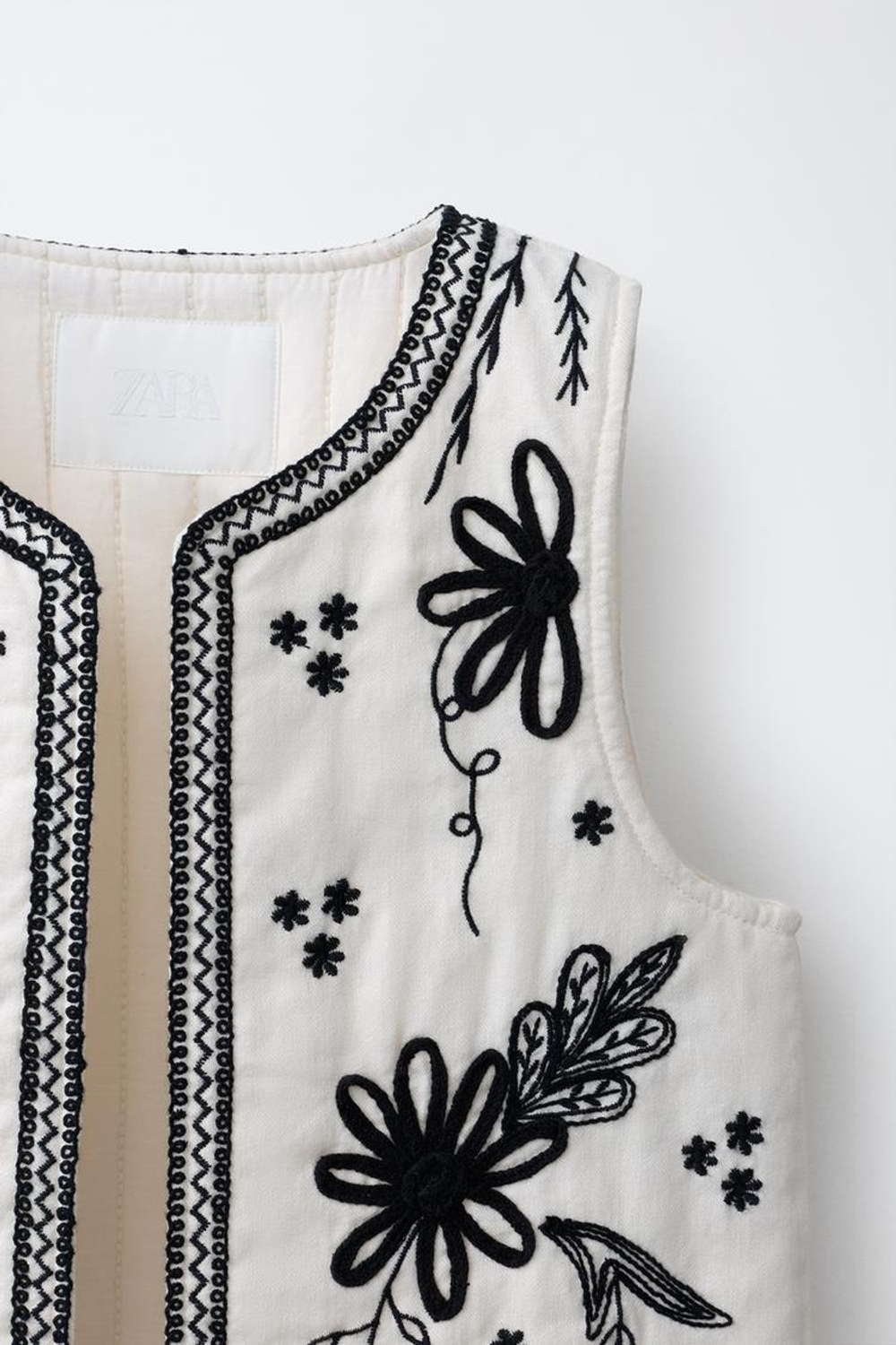 ZARA ЖИЛЕТ С ВЫШИВКОЙ, БЕЛЫЙ