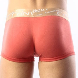 Мужские трусы боксеры алые с косой резинкой Calvin Klein Bronze Italics Boxer Scarlet
