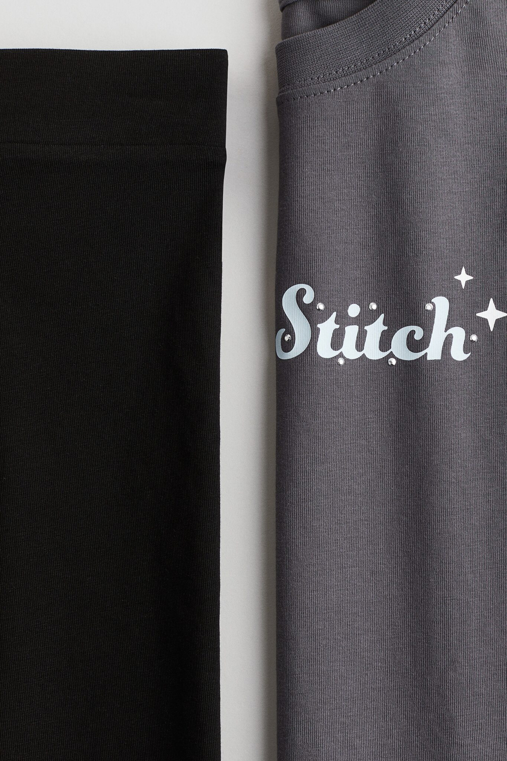 H&M Комплект из футболки и шорт с принтом, темно-серый