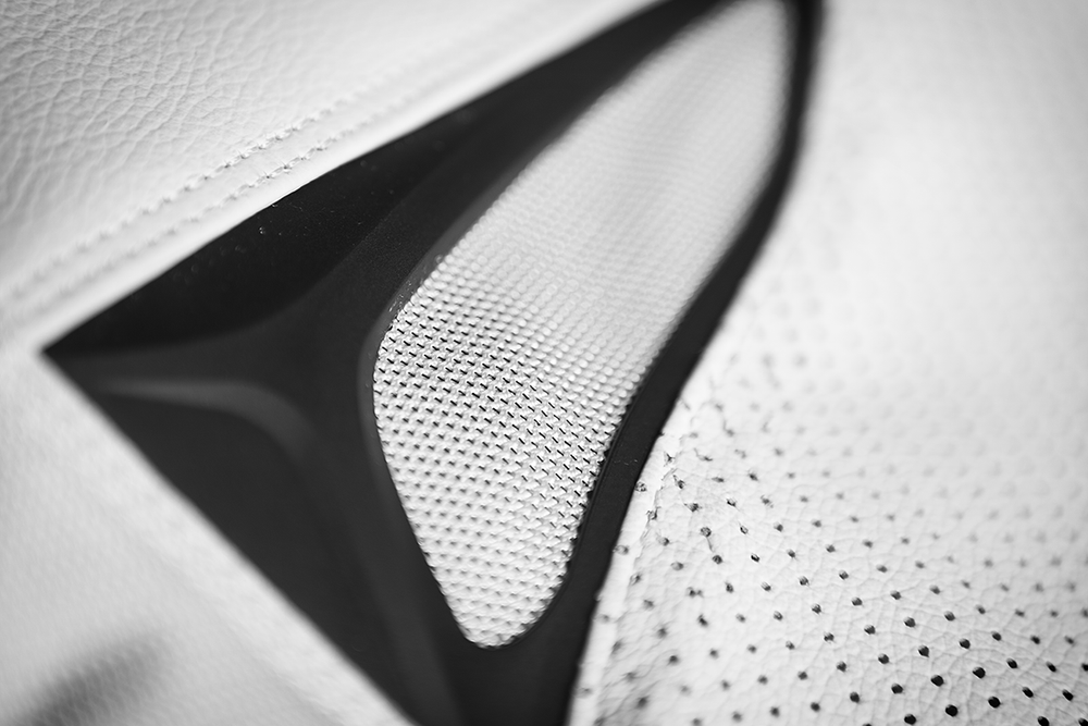 Мотокуртка - ICON SANCTUARY (кожа, белая)