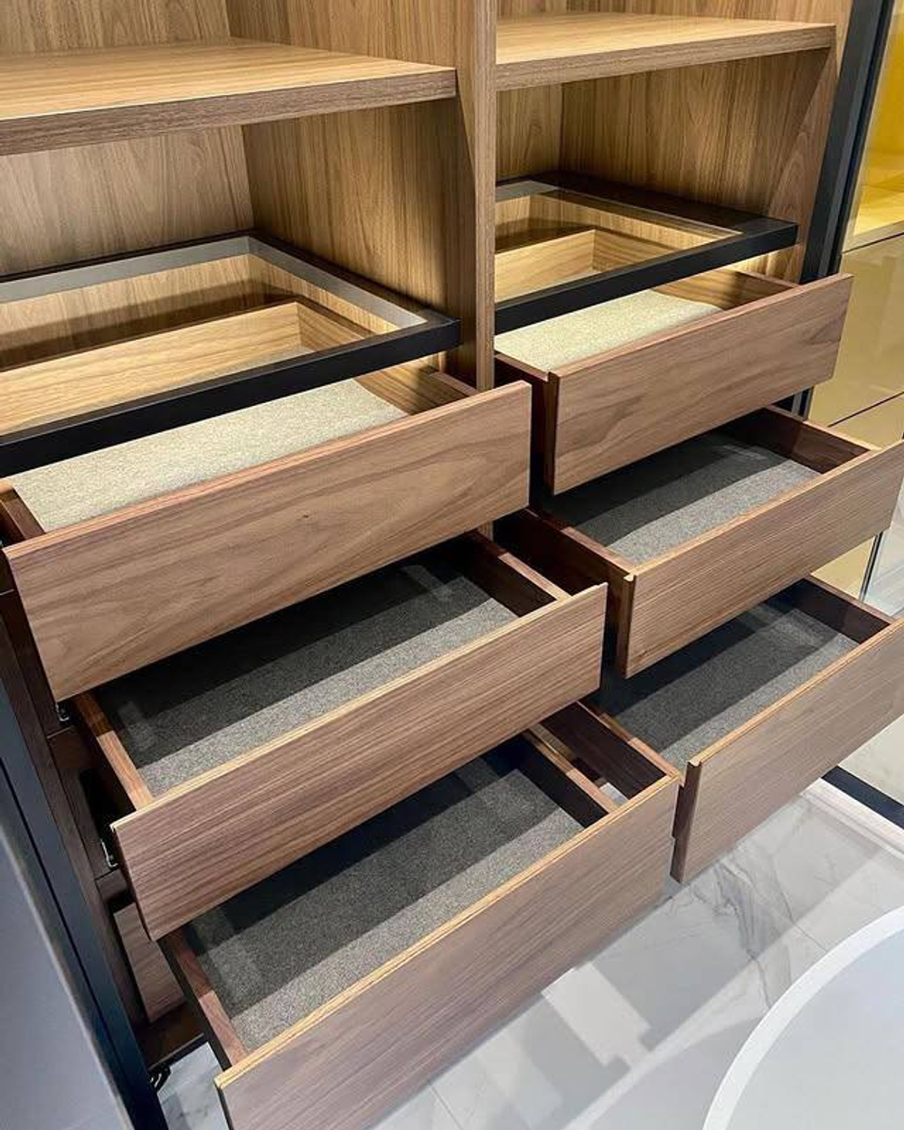 Шкафы для ванной комнаты и системы хранения на заказ: современные решения