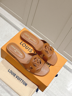 Louis Vuitton Isola Flat Mule