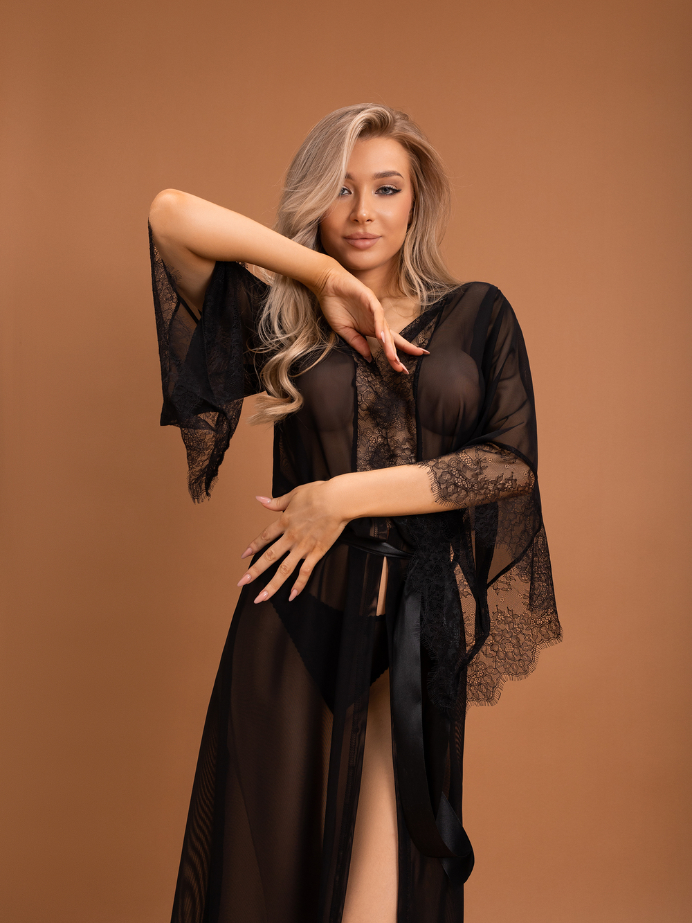 Элегантный пеньюар с отделкой кружевом (L/XL, Черный)