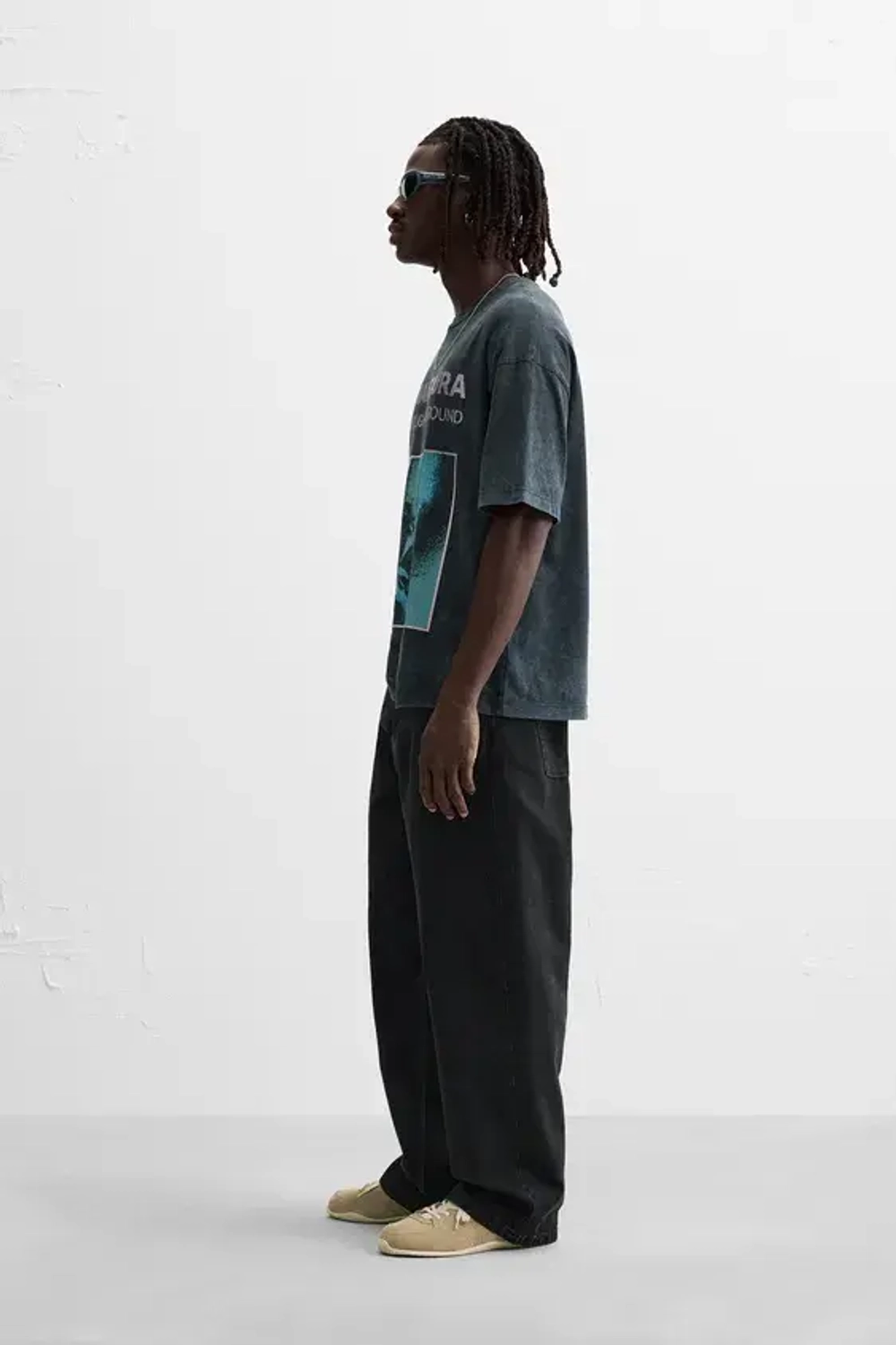 ZARA ФУТБОЛКА ИЗ ТКАНИ С ЭФФЕКТОМ ПОТЕРТОСТИ С ПРИНТОМ, ТЕМНЫЙ АНТРАЦИТ