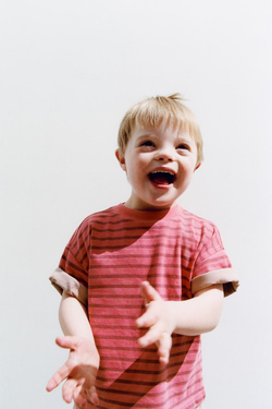 ZARA ФУТБОЛКА В ПОЛОСКУ, ТЕМНАЯ ФУКСИЯ