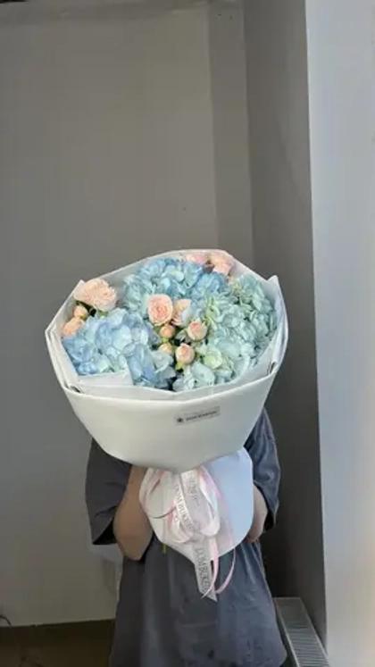 Букет с изящной гортензией