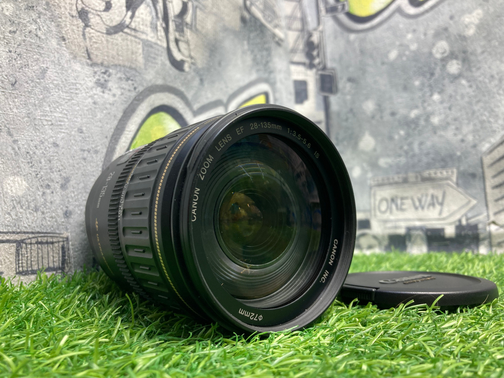 Canon EF 28-135mm 3.5-5.6 IS USM