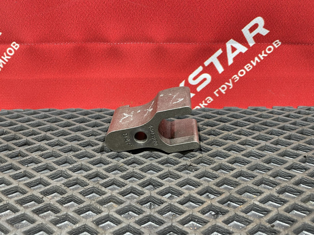 Кронштейн форсунки топливной