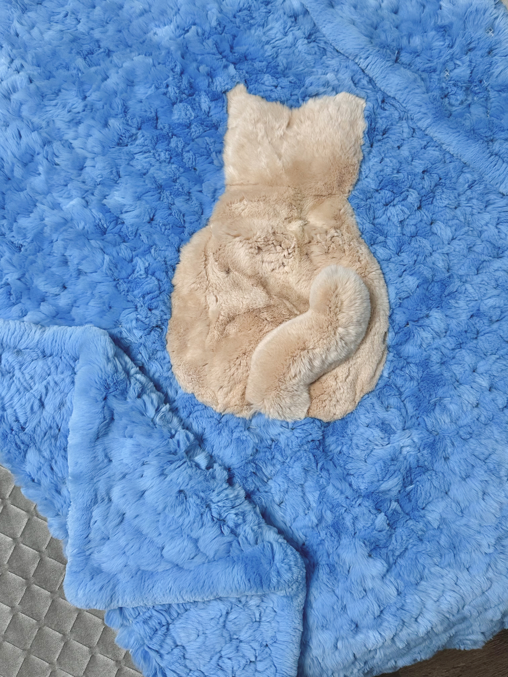 "Вязаный" детский плед из натурального меха рекс "Котик" 120х80 см (голубой)