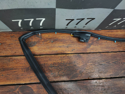 Уплотнитель двери задней правой Toyota Highlander 4 (U70) 19-нв Новое Оригинал 678710E100