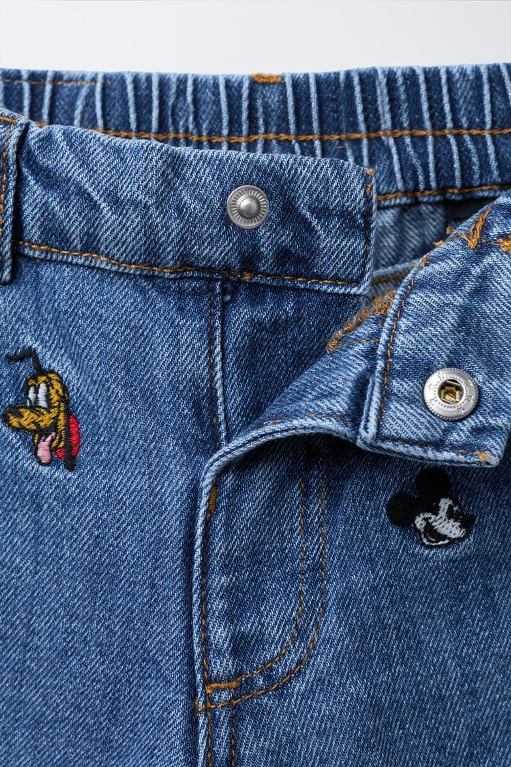 ZARA ДЖИНСЫ BAGGY С ВЫШИВКОЙ MICKEY MOUSE AND FRIENDS © DISNEY, ВЫЦВЕТШИЙ СИНИЙ