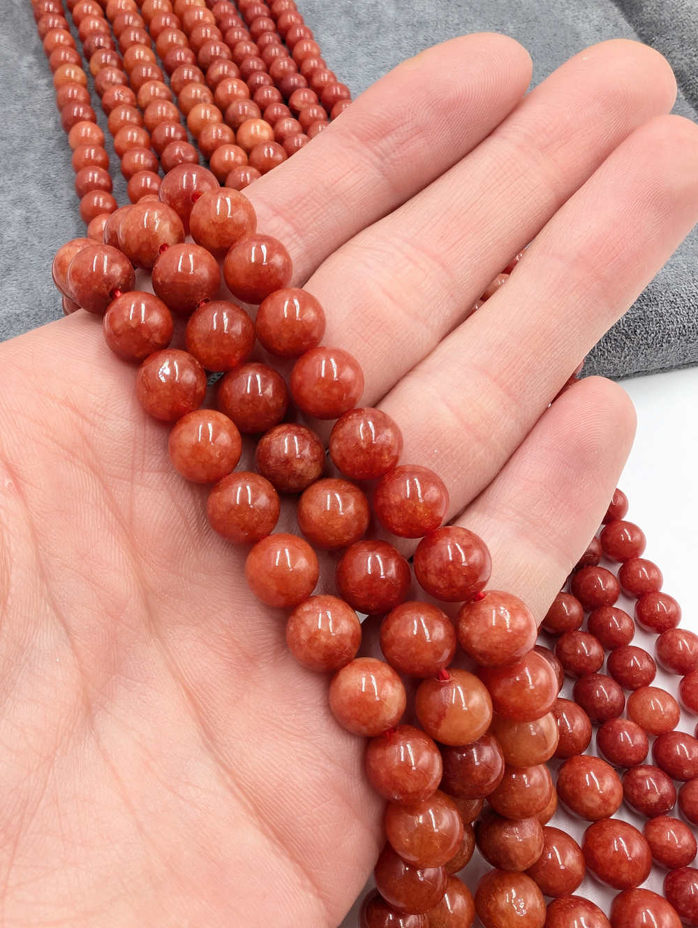 Нефрит оранжево-красный