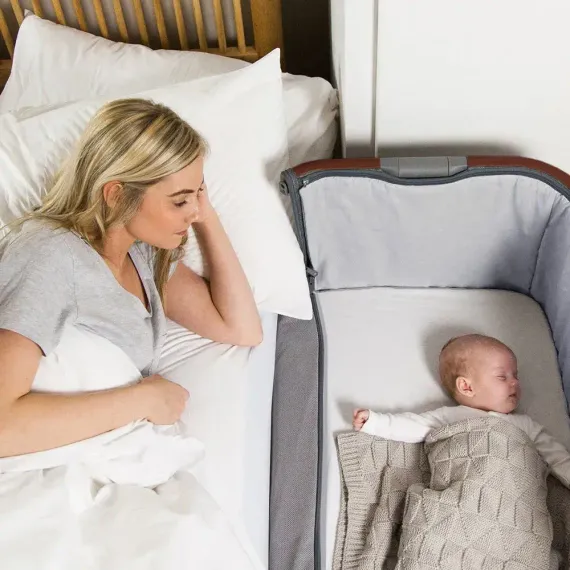 Колыбель приставная Tutti Bambini CoZee Luxe Walnut Cream с колесами
