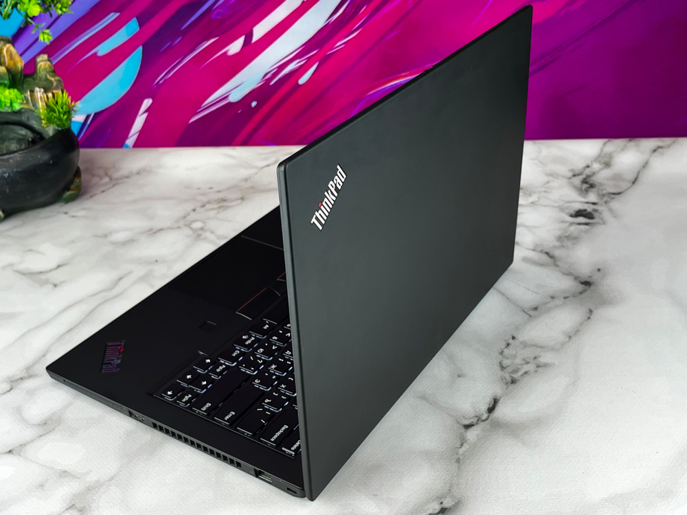 Ноутбук Lenovo ThinkPad T490, 14" 2K IPS, Intel Core i7-8665U, Win Pro, черный