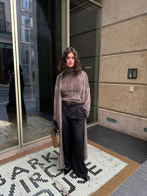 Накидка из пушистого трикотажа коричневая