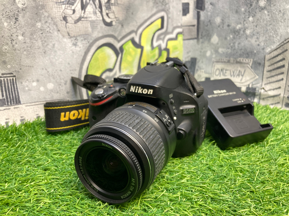 Nikon D5100 + 18-55mm ED II