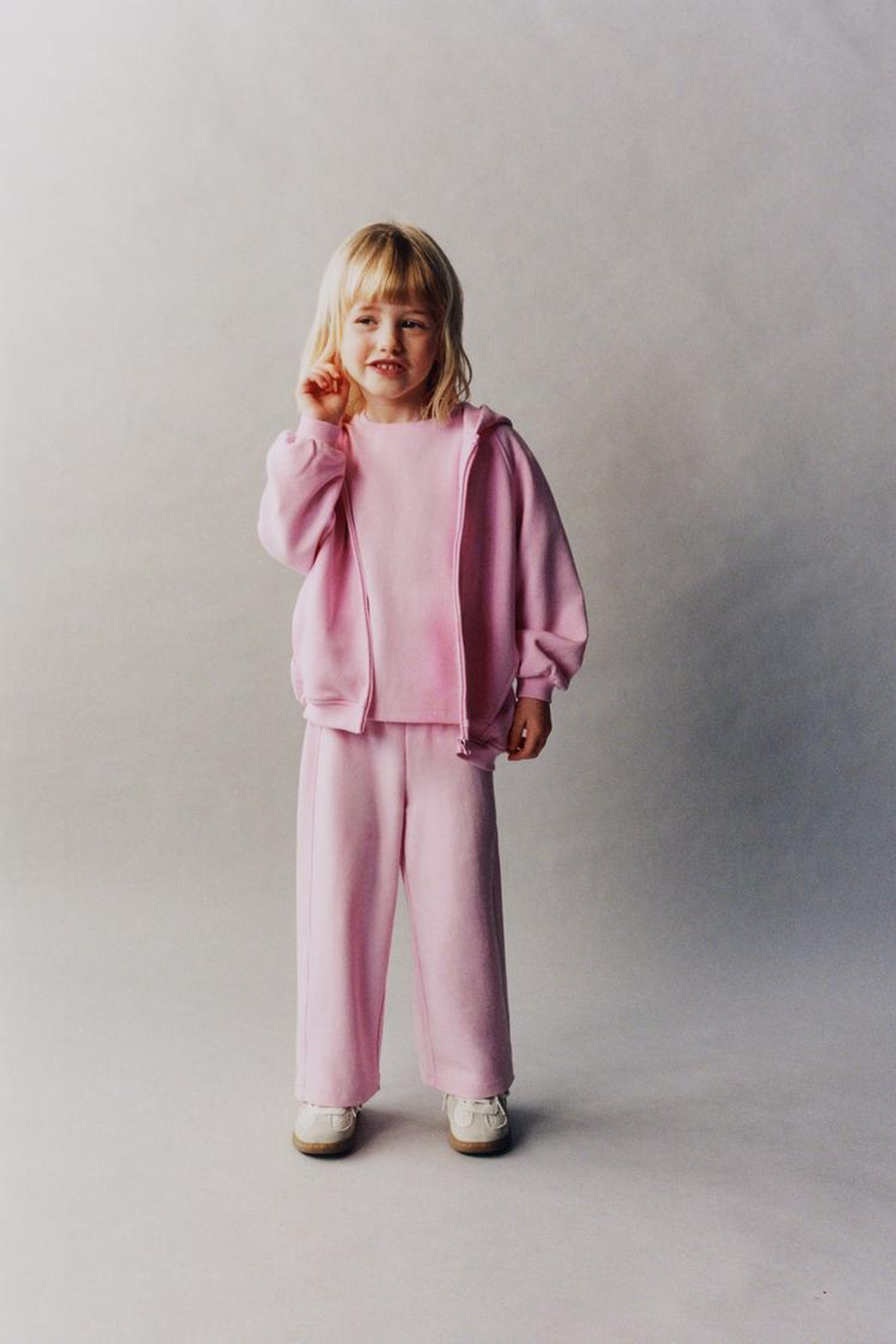 ZARA БАЗОВАЯ ХУДИ С ВЫШИВКОЙ И МОЛНИЕЙ, ПАСТЕЛЬНО-РОЗОВЫЙ