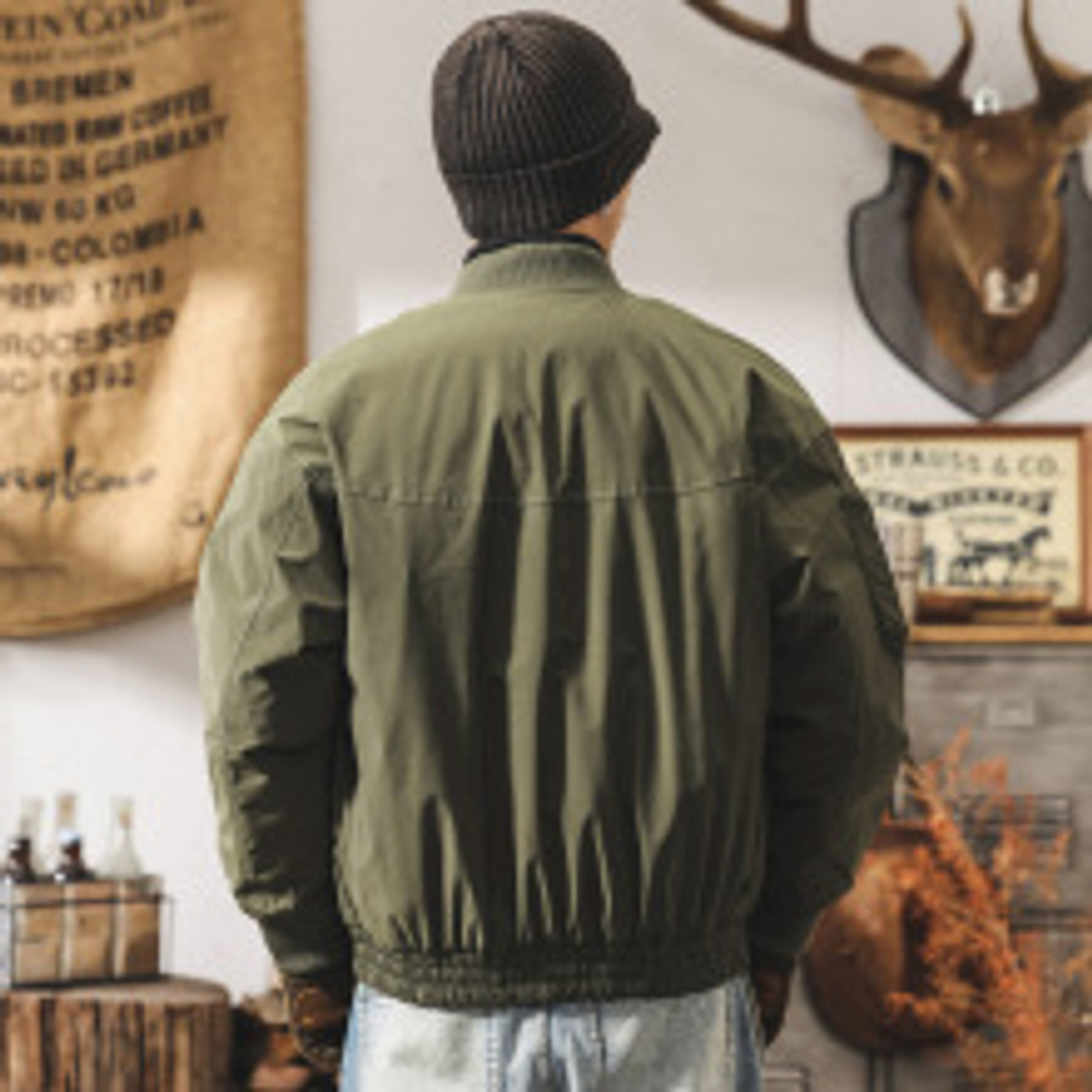 Бомбер мужской осень-зима,трикотажный воротник.Без капюшона.Наполнитель 90% белый утиный пух