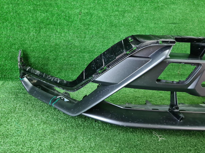 Юбка переднего бампера Lamborghini Urus 2017-2022