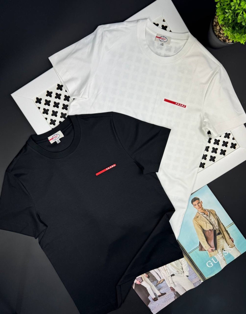 Футболка Prada