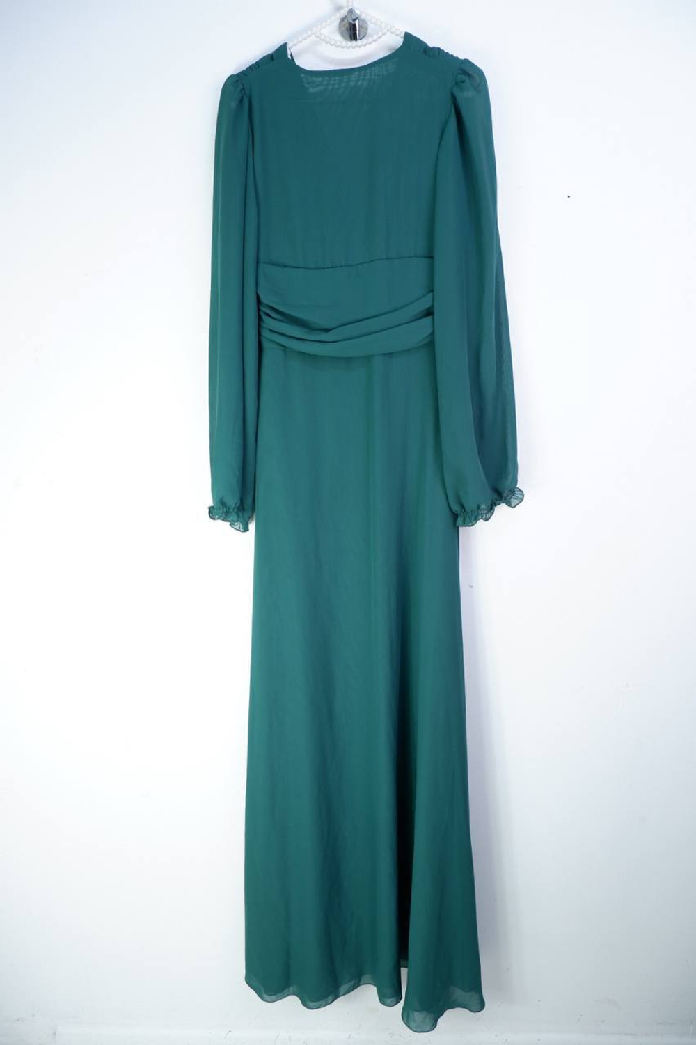 Платье цвета изумруда, визуально на 42 размер