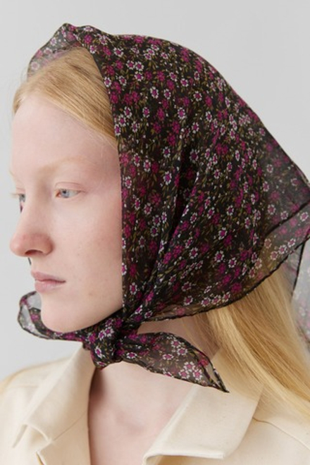 Косынка из шелка в цветочек