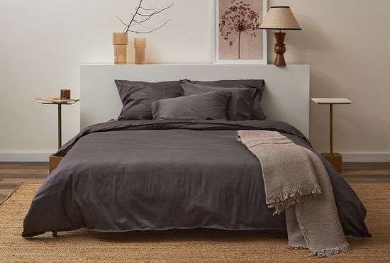 Комплект постельного белья из премиального сатина темно-серого цвета из коллекции essential, 200х220 см