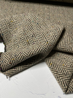 Пальтовая шерсть "елочка" с цветными мушками (Fendi, Серо-бежевая елочка/разноцветные мушки, 133, 490 гр/м2, 100%шерсть)